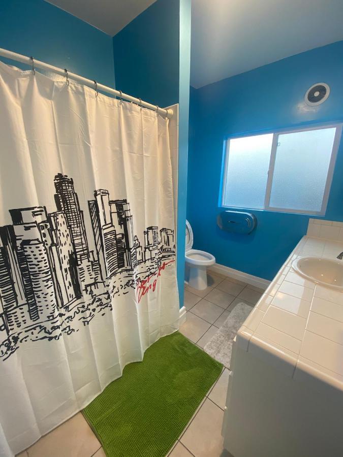 Private Large La Bedroom W Private Half-Bathroom - Ac - Wifi - Private Fridge Near Usc - Exposition Park - Usc Memorial Coliseum - Banc Of California Stadium - Downtown Los Angeles Dtla - University Of Southern California Usc! المظهر الخارجي الصورة
