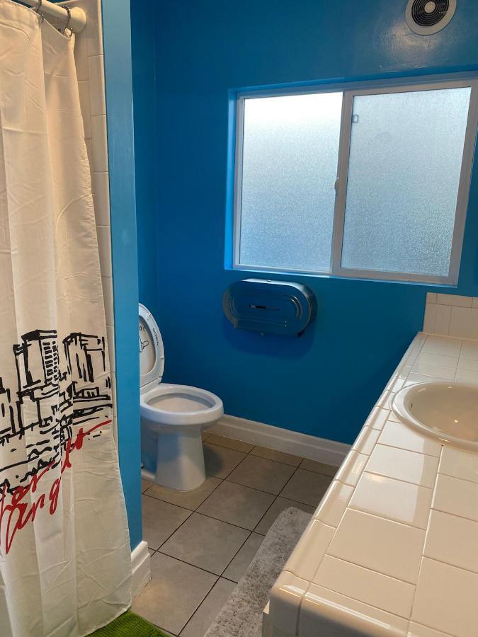 Private Large La Bedroom W Private Half-Bathroom - Ac - Wifi - Private Fridge Near Usc - Exposition Park - Usc Memorial Coliseum - Banc Of California Stadium - Downtown Los Angeles Dtla - University Of Southern California Usc! المظهر الخارجي الصورة